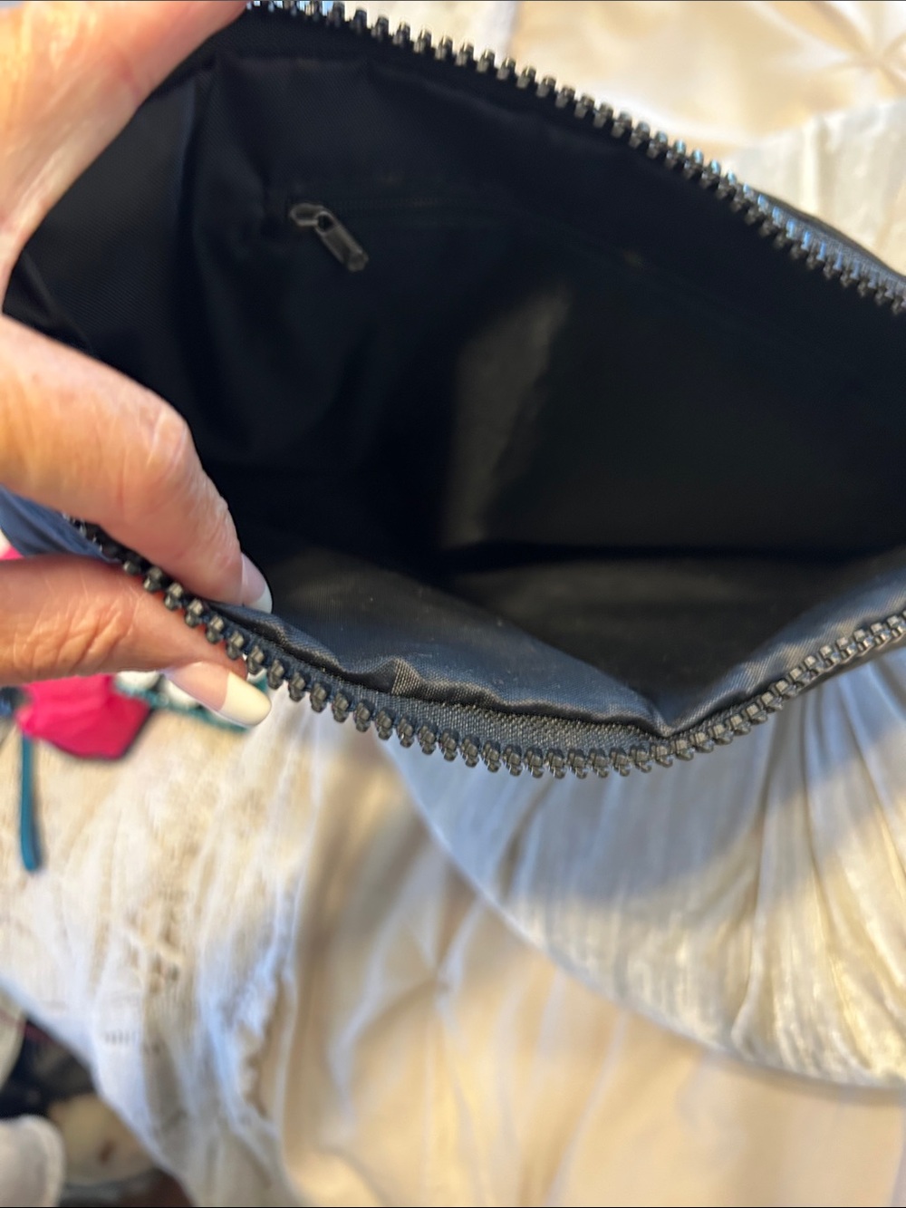 Chanel bag in dust cover GWP - Picture 9 of 12